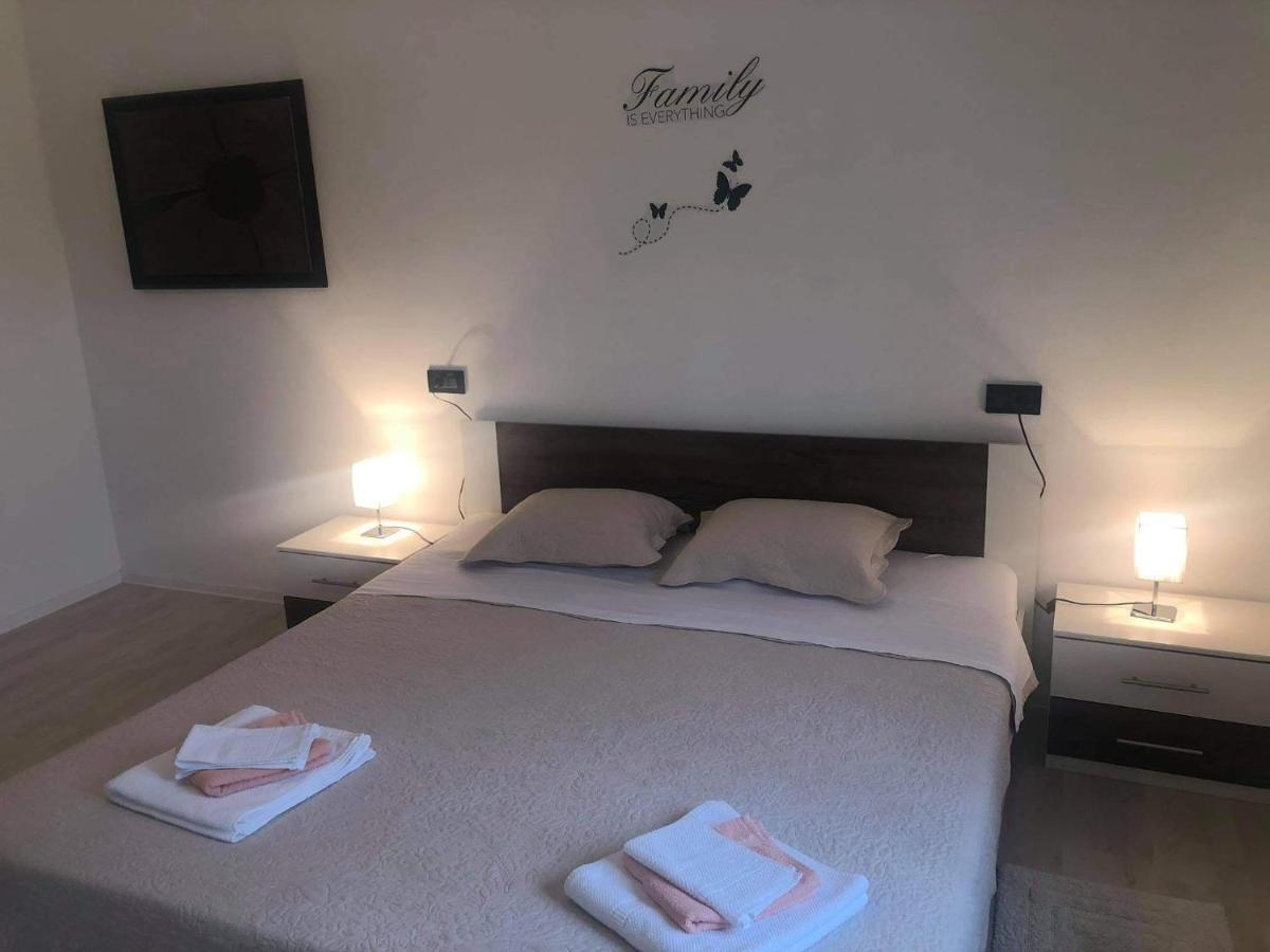 Apartmani Dokic Bale Exterior foto